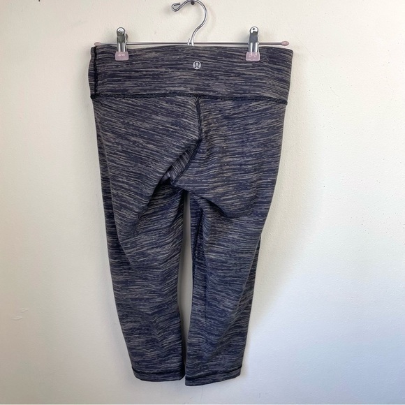 Lululemon‎ Wunder Under Crop - Picture 10 of 10